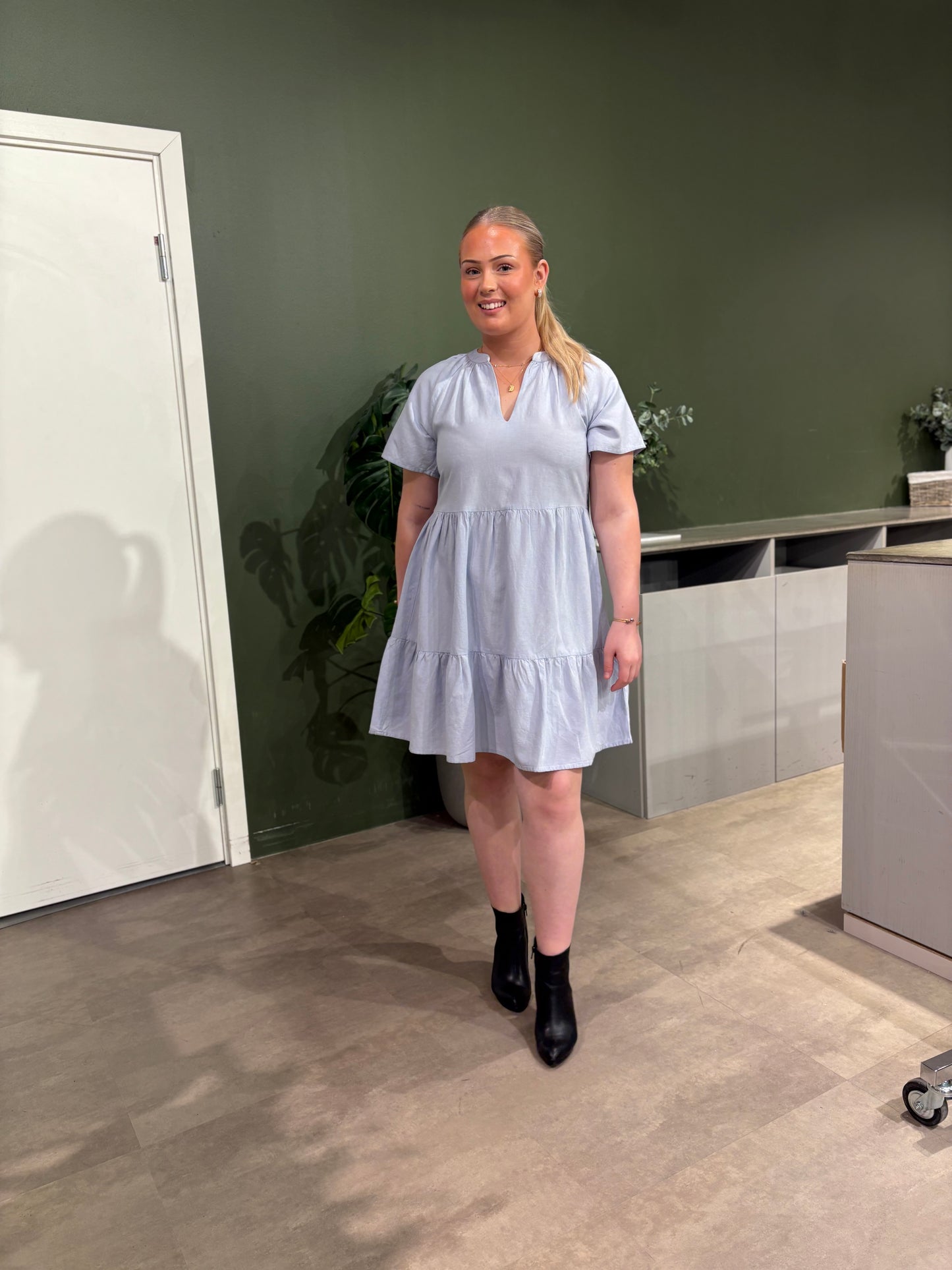 VINELO Dress - Kentucky Blue