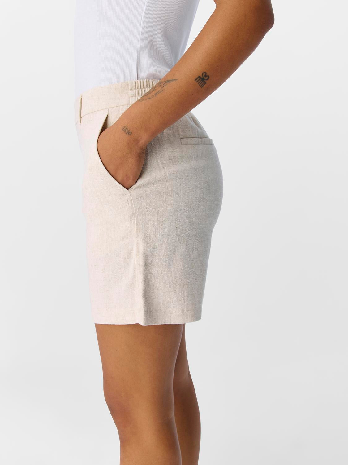model_shot-detail