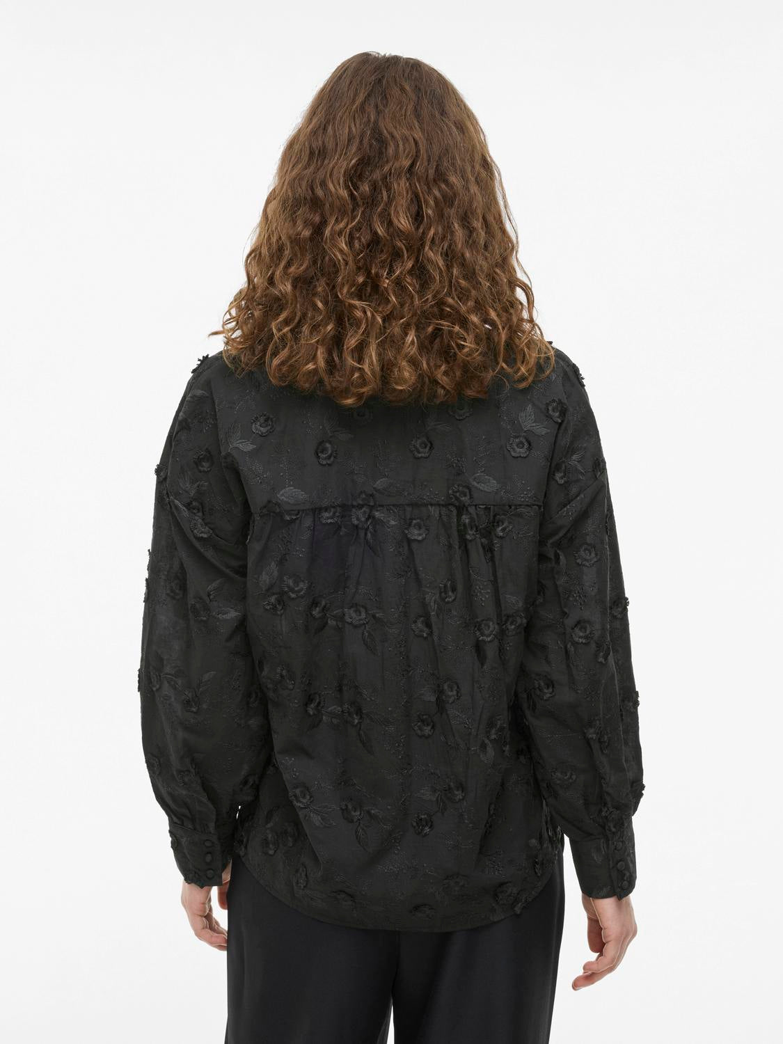model_shot-back